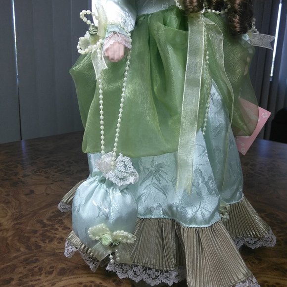 Genuine Porcelain Doll "BRIDGET" - Picture 10 of 16